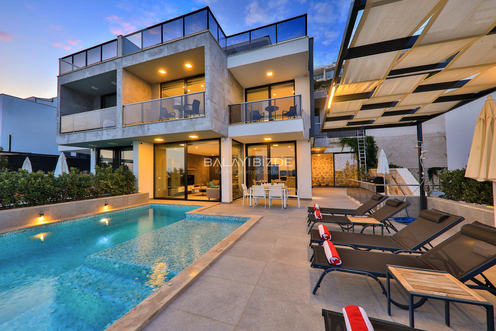 Villa Skylight