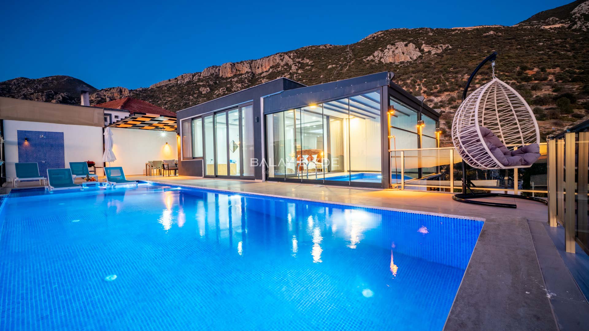 Villa Spring 1