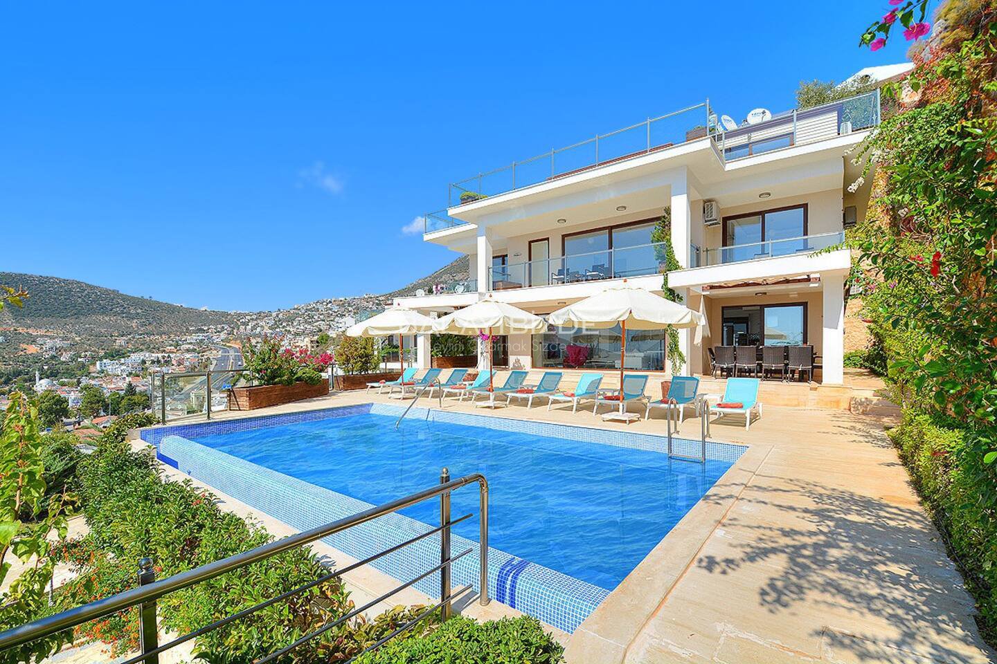 Villa Agena İns