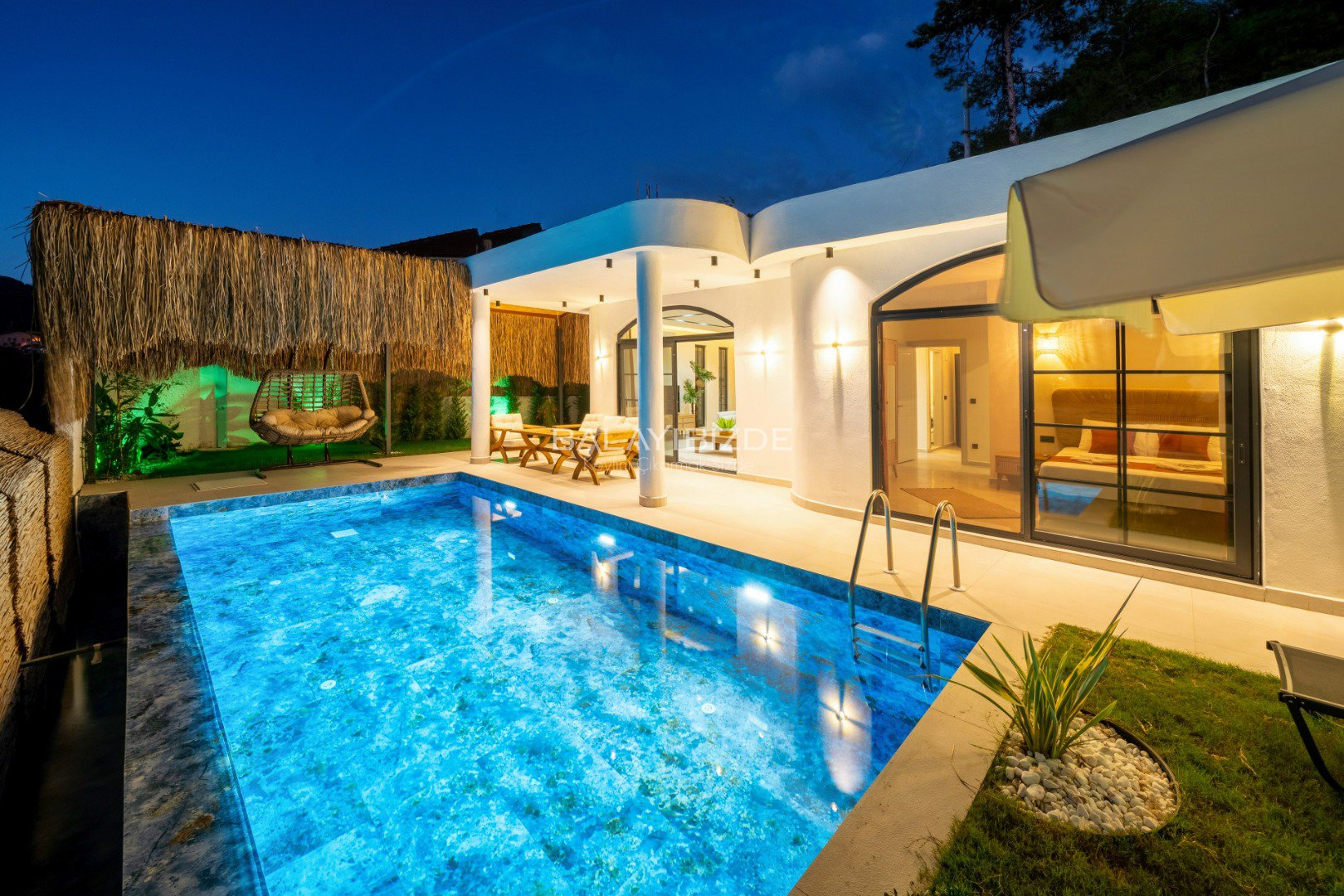 Villa Black Honey 2