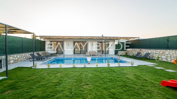 Villa Fenty 2