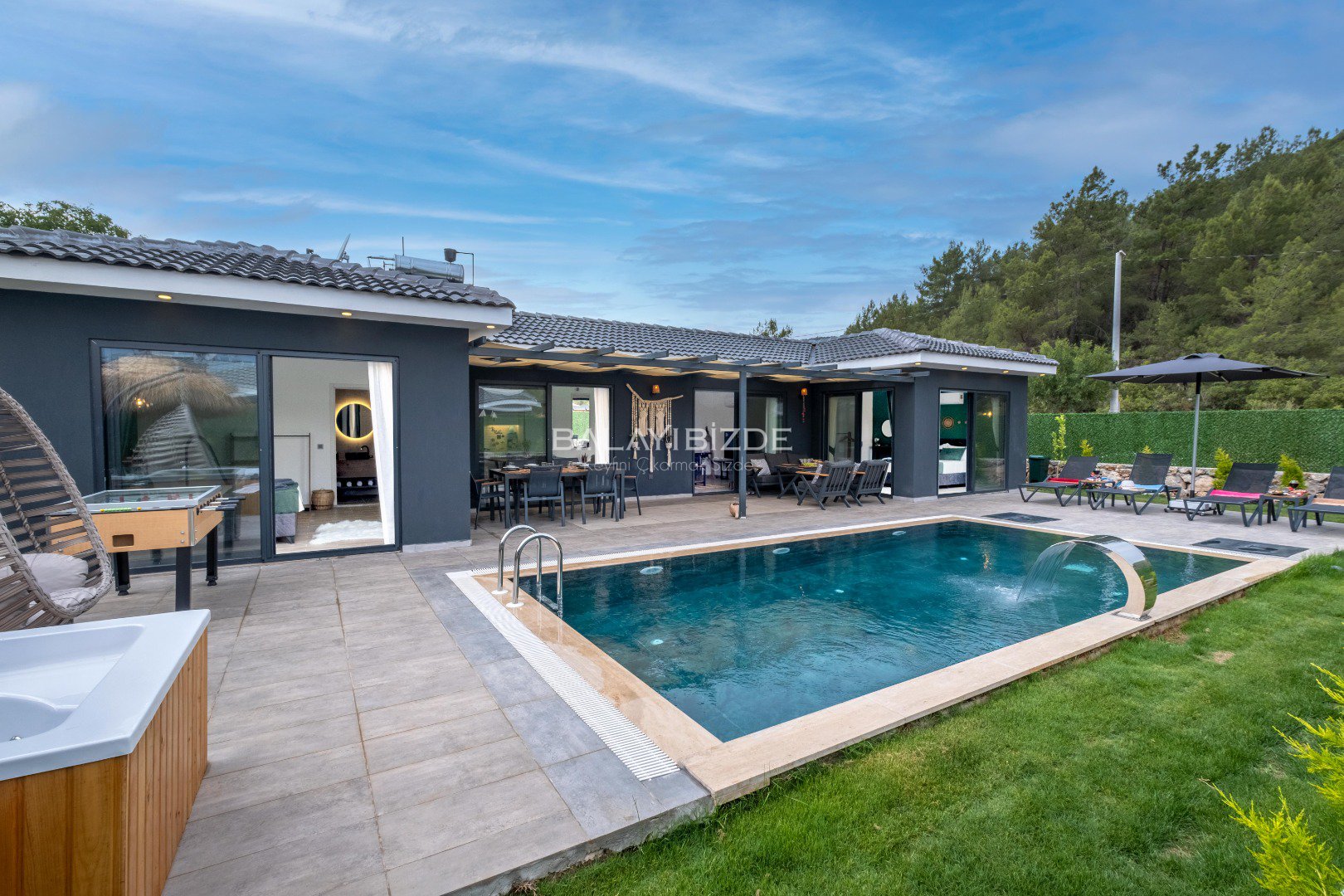 Villa Lush Lime